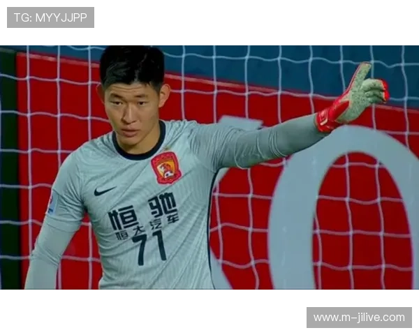 朗斯球员谈半程冠军：团队防守默契与定位球战术是取胜关键